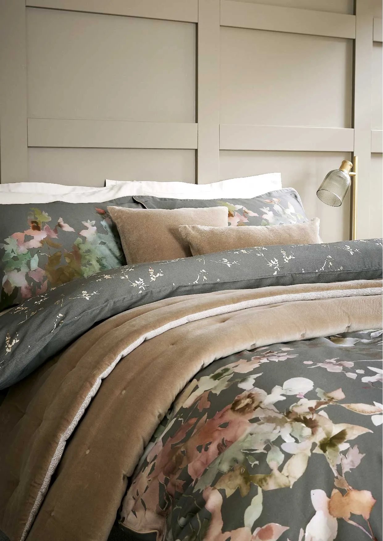 Christy Botanical Forest Comforter Set