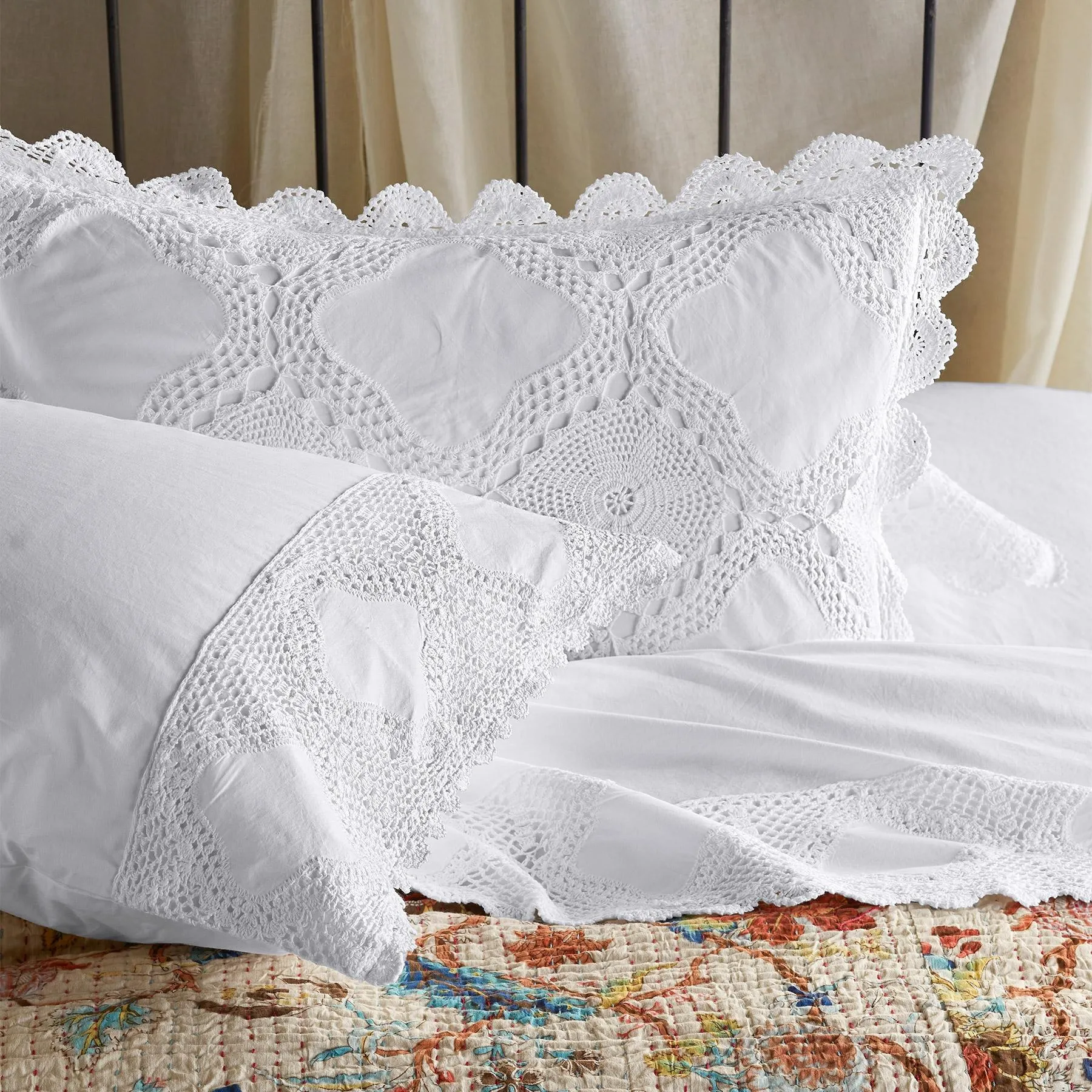 Evelyn Pillowcases Set