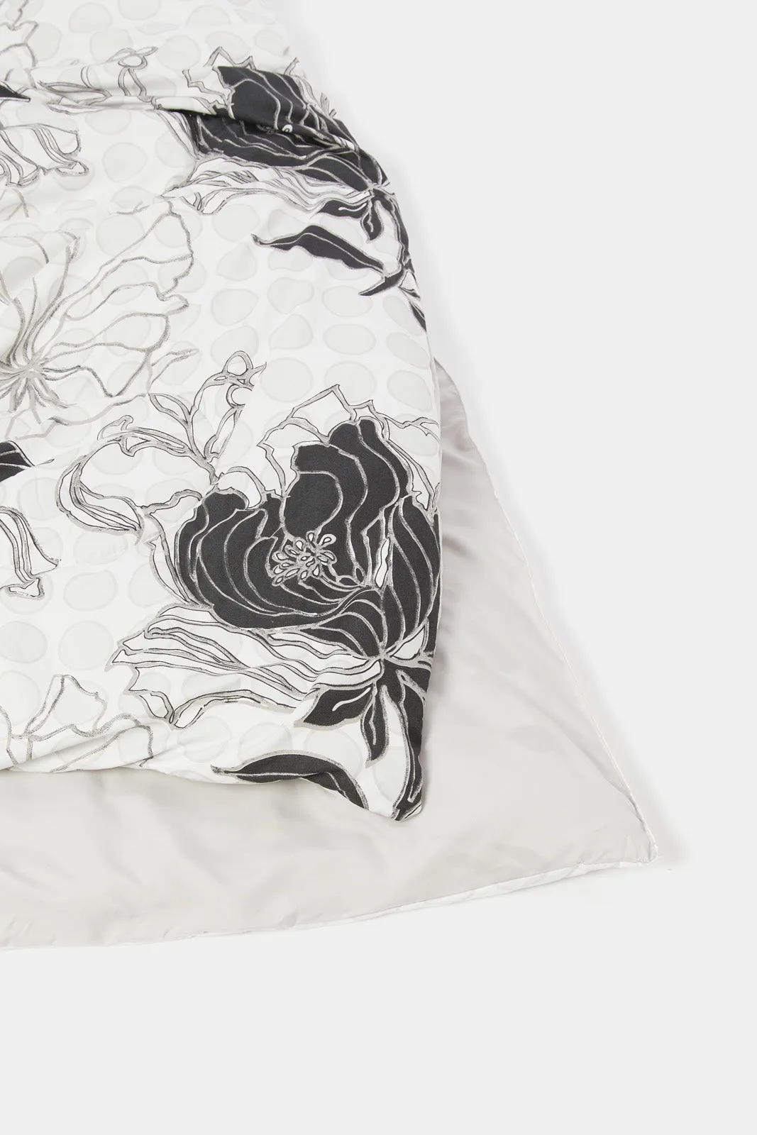 Ivory And Black Floral Printed 3 Piece Comforter Set (Single Size)