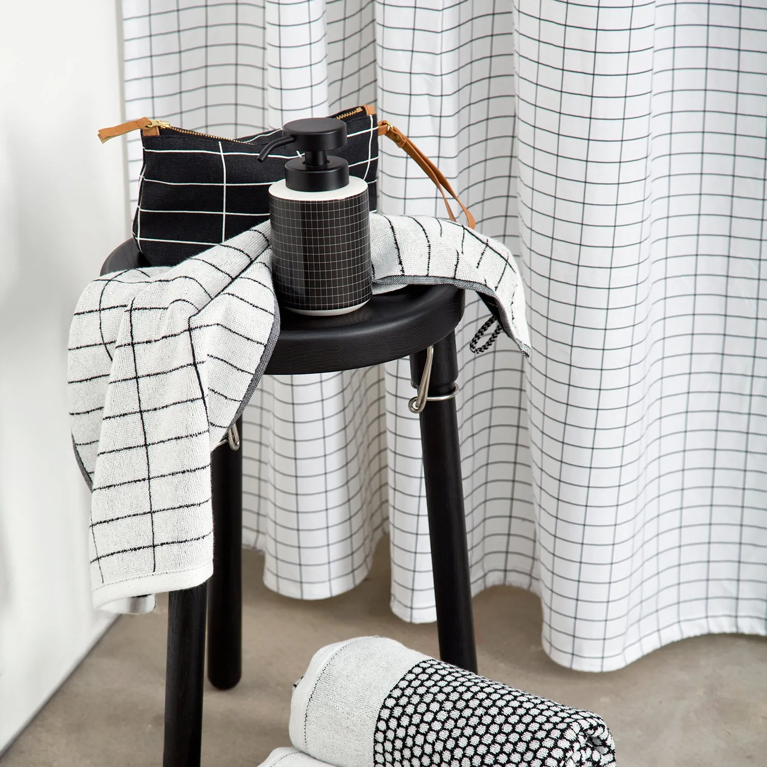 mette ditmer | tile stone hand towel | black   off white - DC