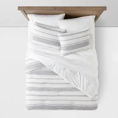 Open Box - King Cotton Woven Stripe Comforter & Sham Set White/Navy - Threshold