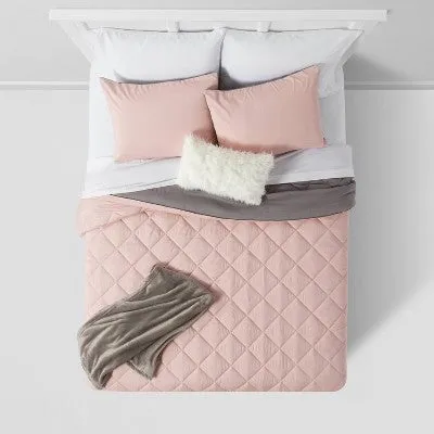 Room Essentials 5-Piece/Flannel Comforter Set Diamond Quilted