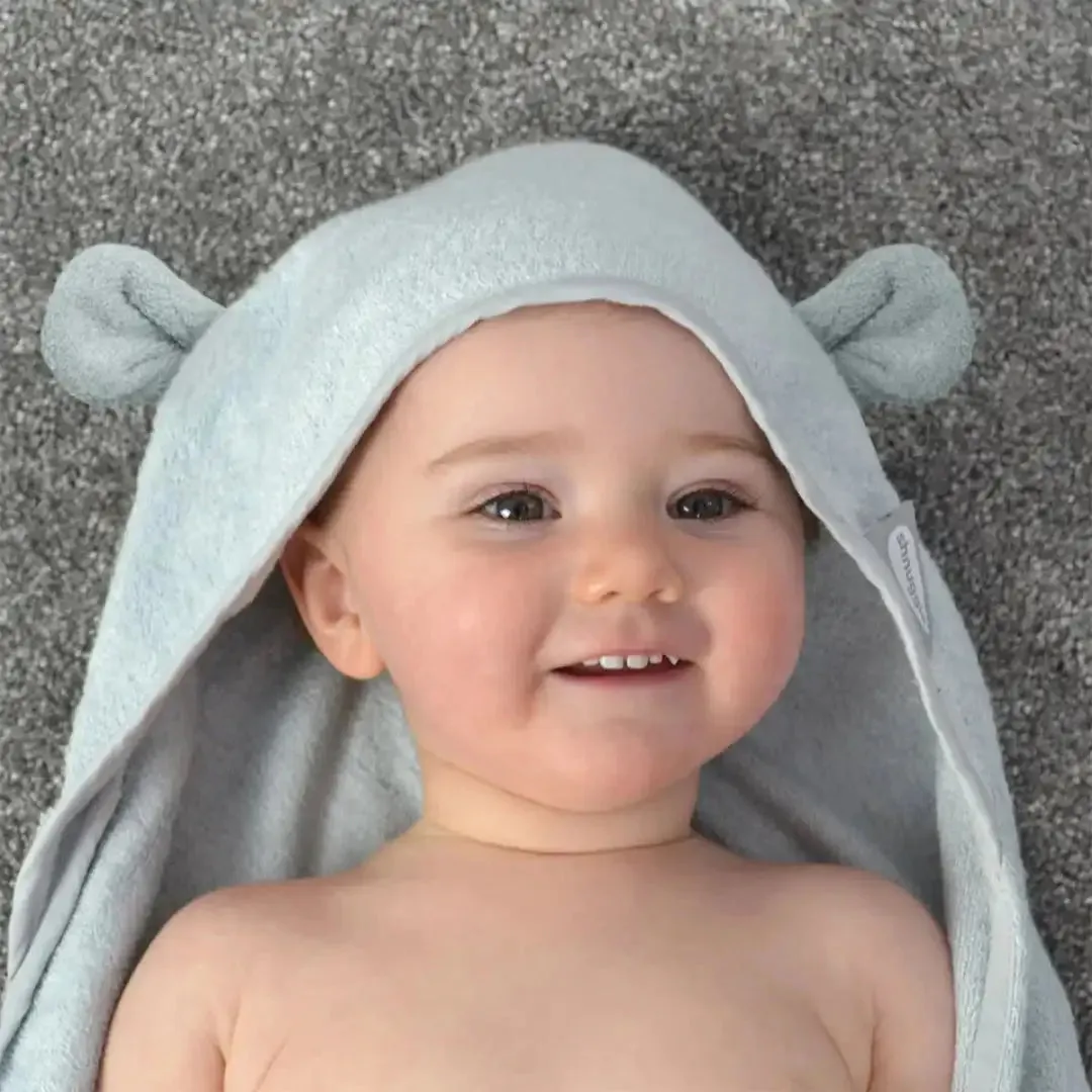 Shnuggle hooded wearable towel