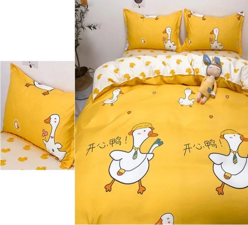 Sora the Swan Yellow & White Bedding Set