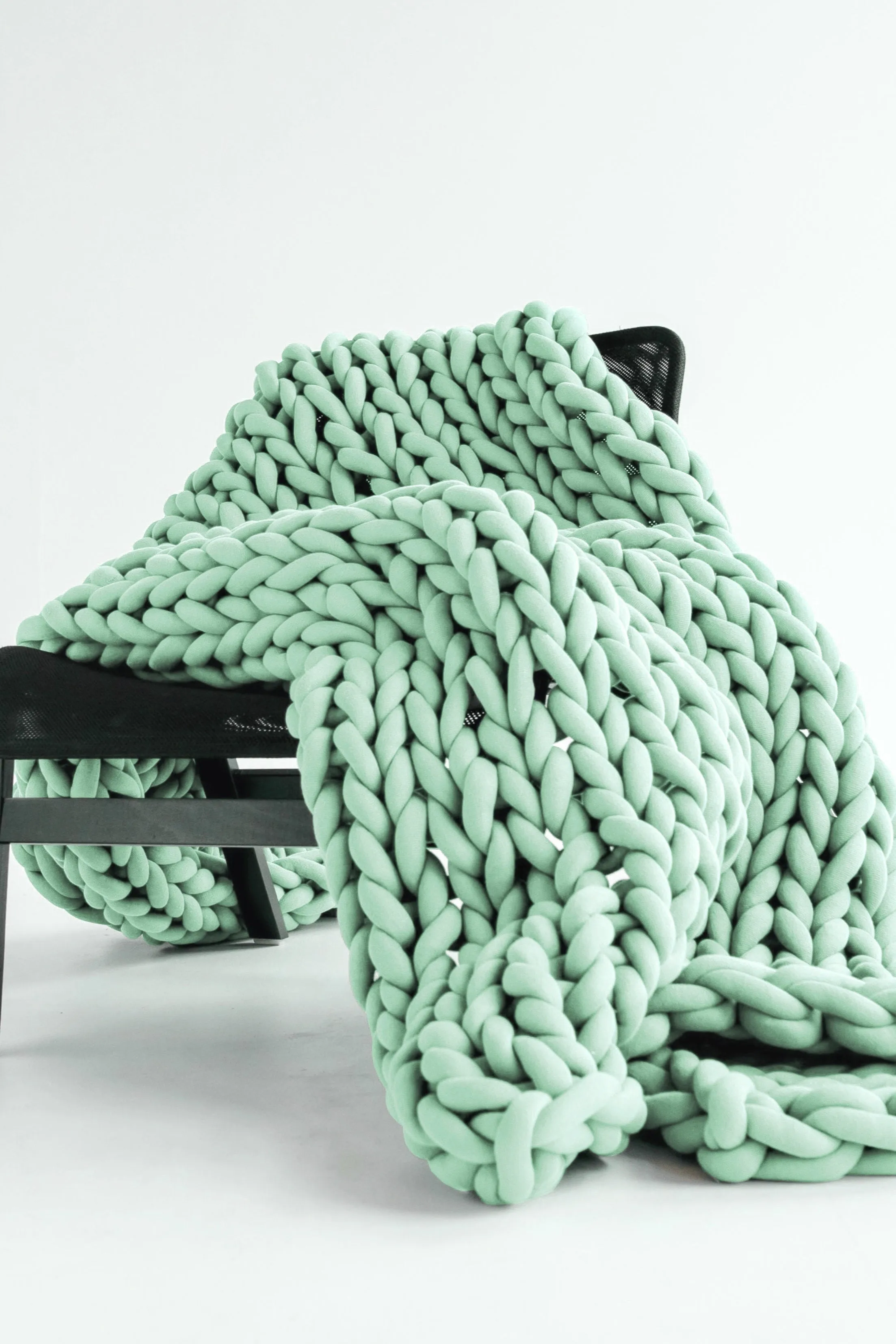 Tube yarn blanket, medium throw blanket 40”x60” (100x150 cm)