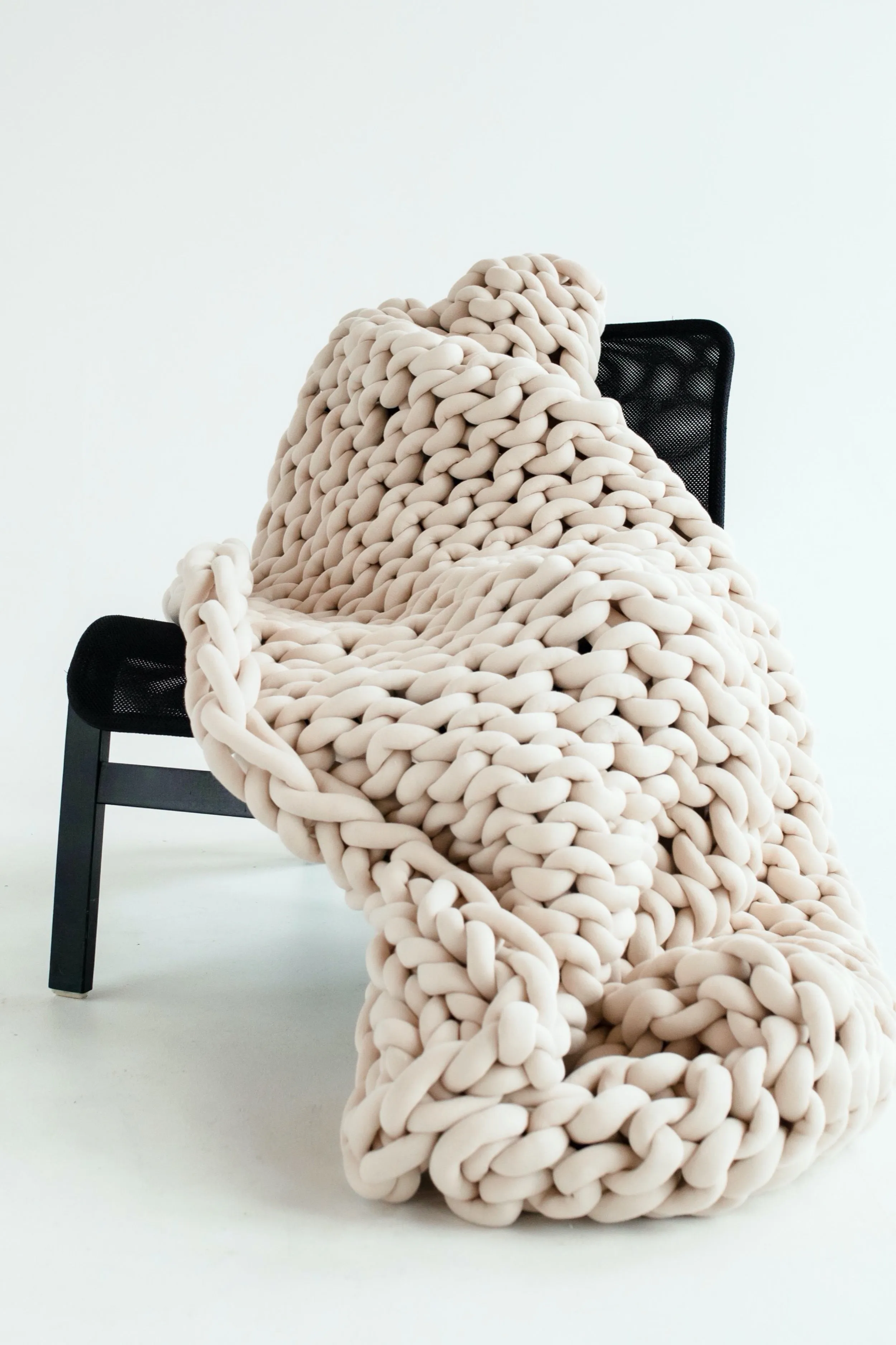 Tube yarn blanket, medium throw blanket 40”x60” (100x150 cm)